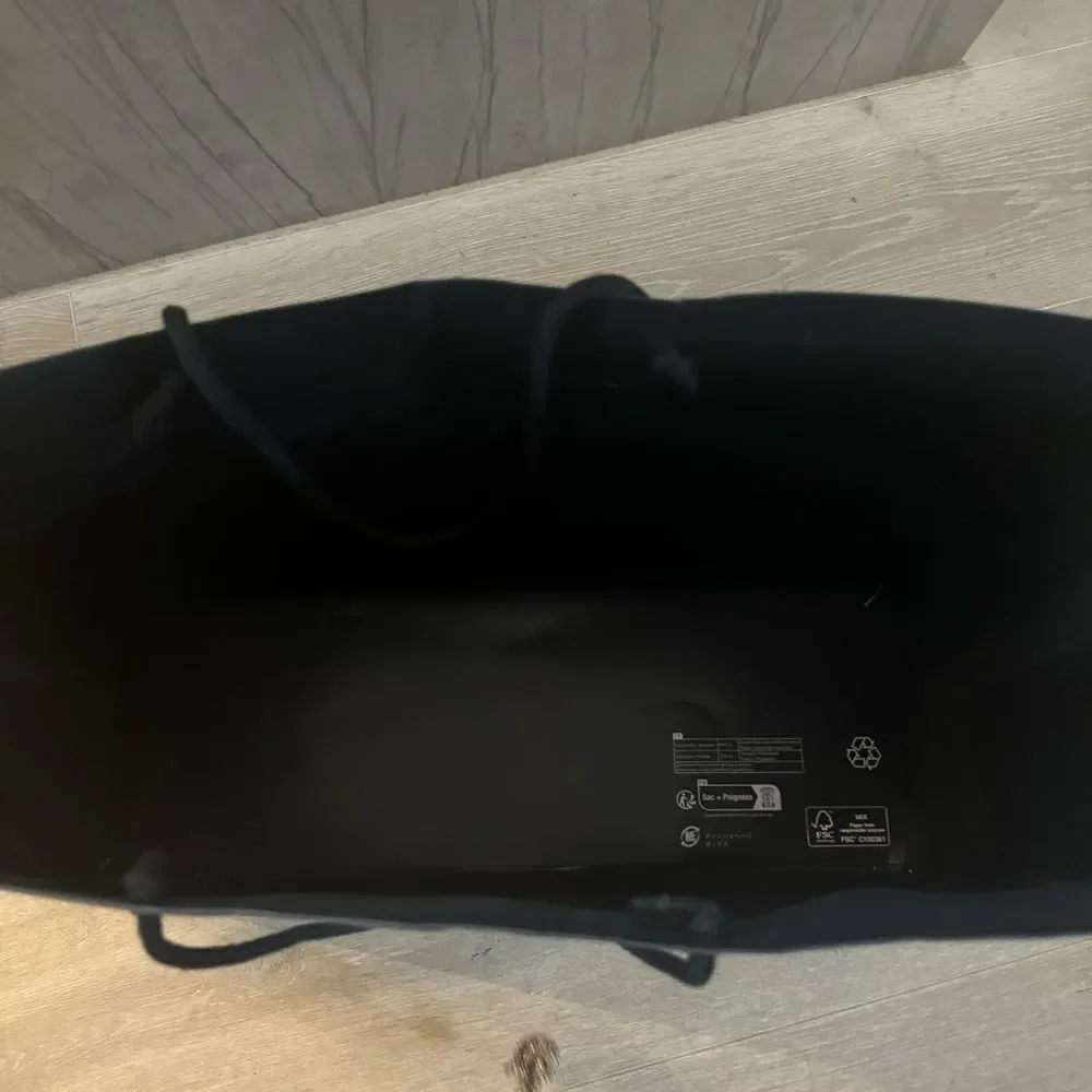 GUCCI Black Spell Out Shopping Bag
